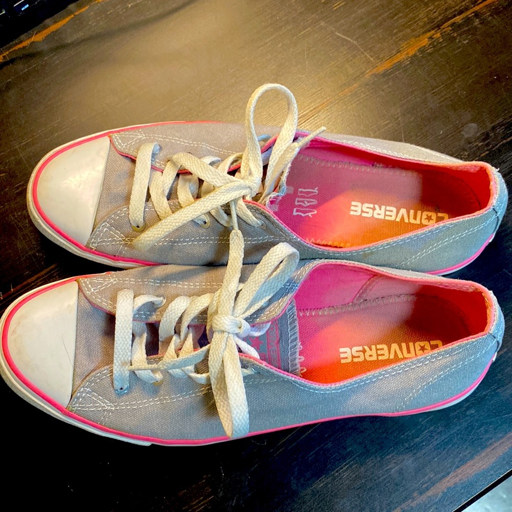 Women’s converse ultra low all stars, size 8, light wear